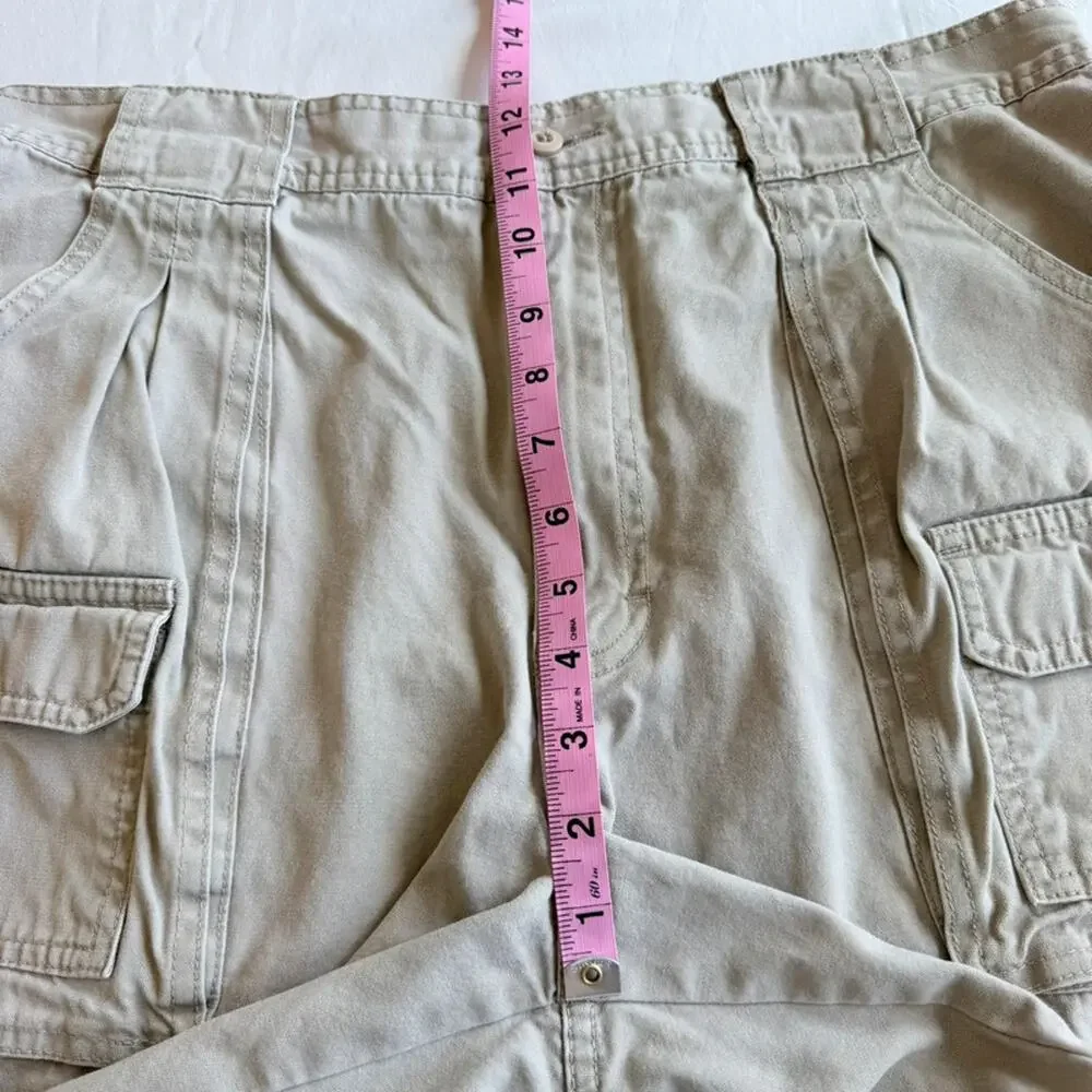Cabela’s Khaki Cargo Shorts Size 16 Utility Outdoor Style